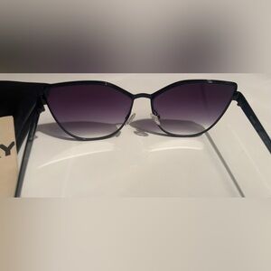 Quay Australia In Pursuit Black Gradient Cat-Eye Sunglasses for Women